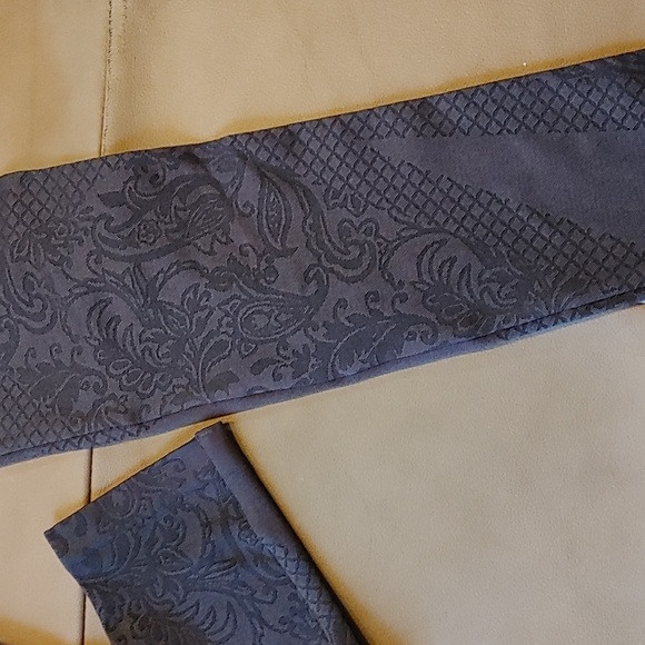 Motherhood Maternity Leggings - Picture 3 of 4